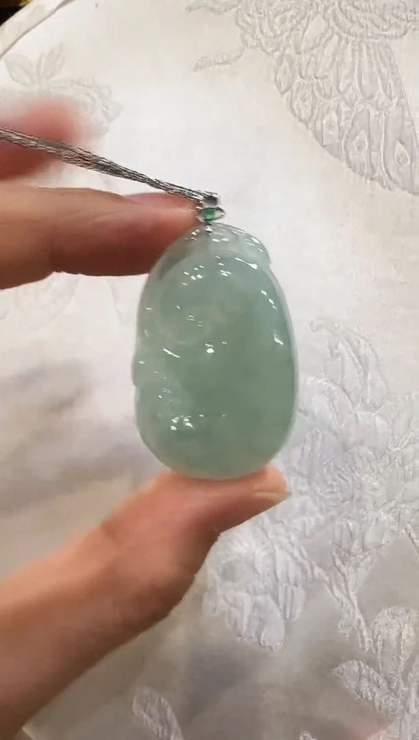 颈饰18K金镶嵌翡翠国风