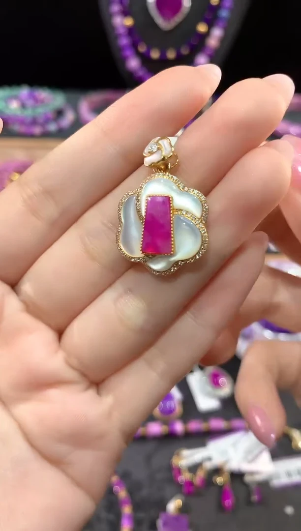 苏纪石（舒俱来）18K金镶嵌.吊坠
