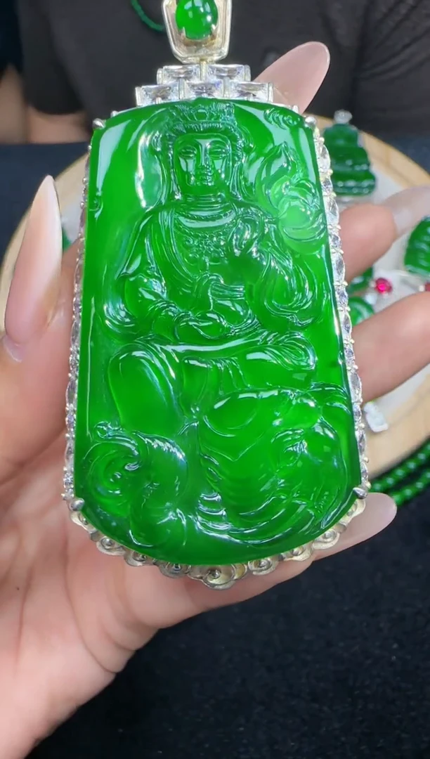 未镶嵌定制翡翠翡翠吊坠382