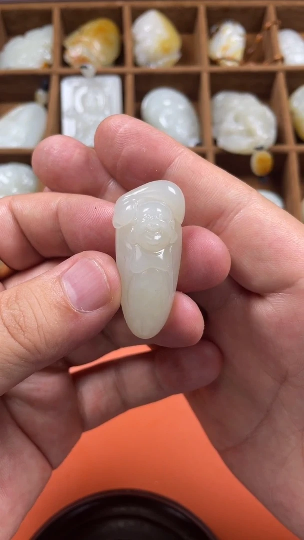 和田玉未镶嵌颈饰1