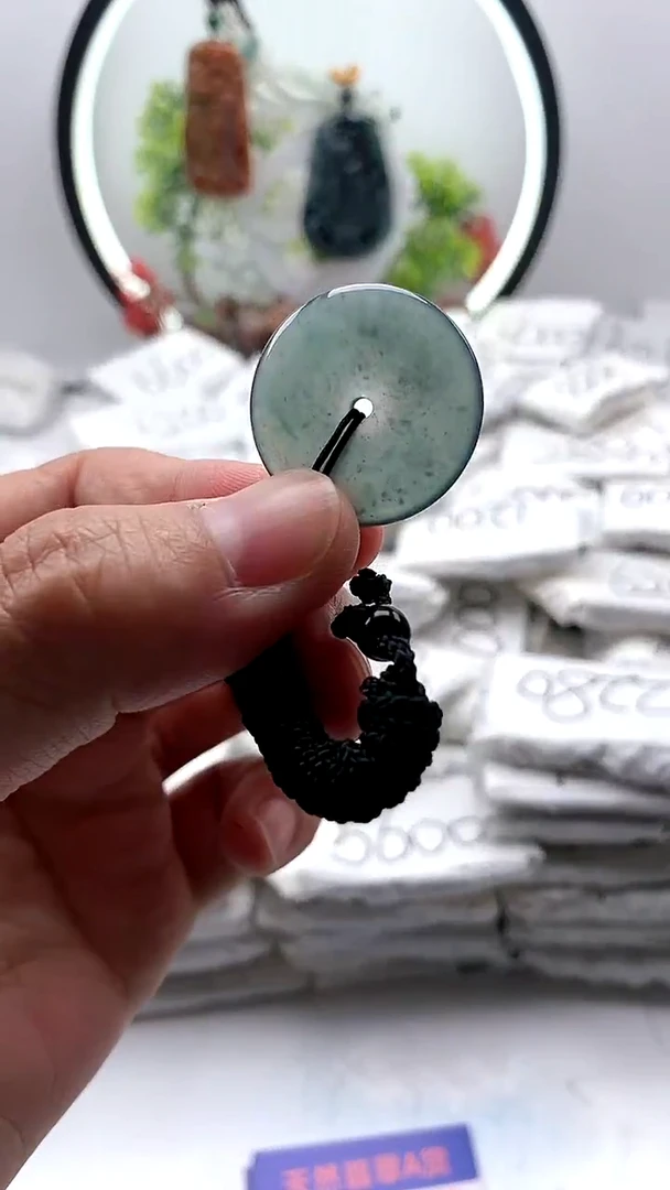 【闪购商品】翡翠颈饰未镶嵌扣子