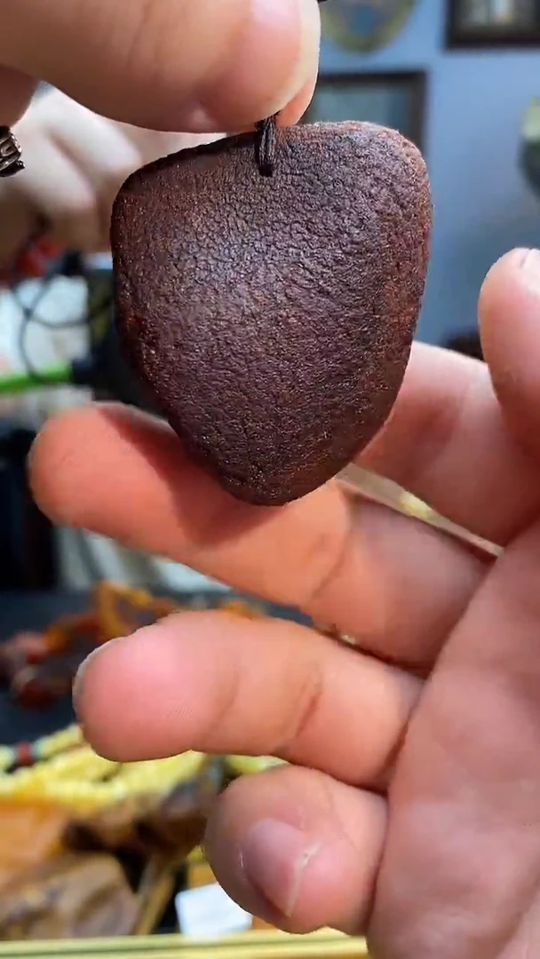 琥珀颈饰未镶嵌吊坠