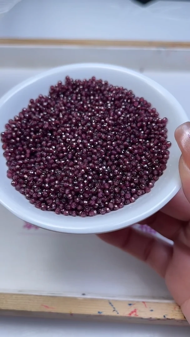 未镶嵌散珠石榴石石C586 紫牙乌切面2mm100个9.9元