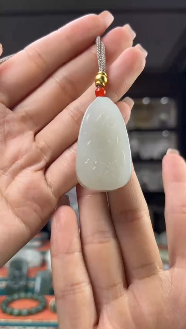 和田玉未镶嵌颈饰佩佩