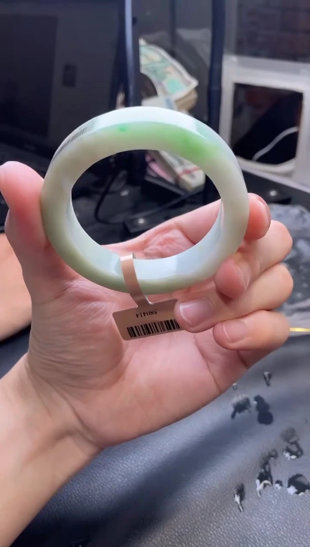 【闪购商品】定制翡翠手镯未镶嵌发一件/DDI02392