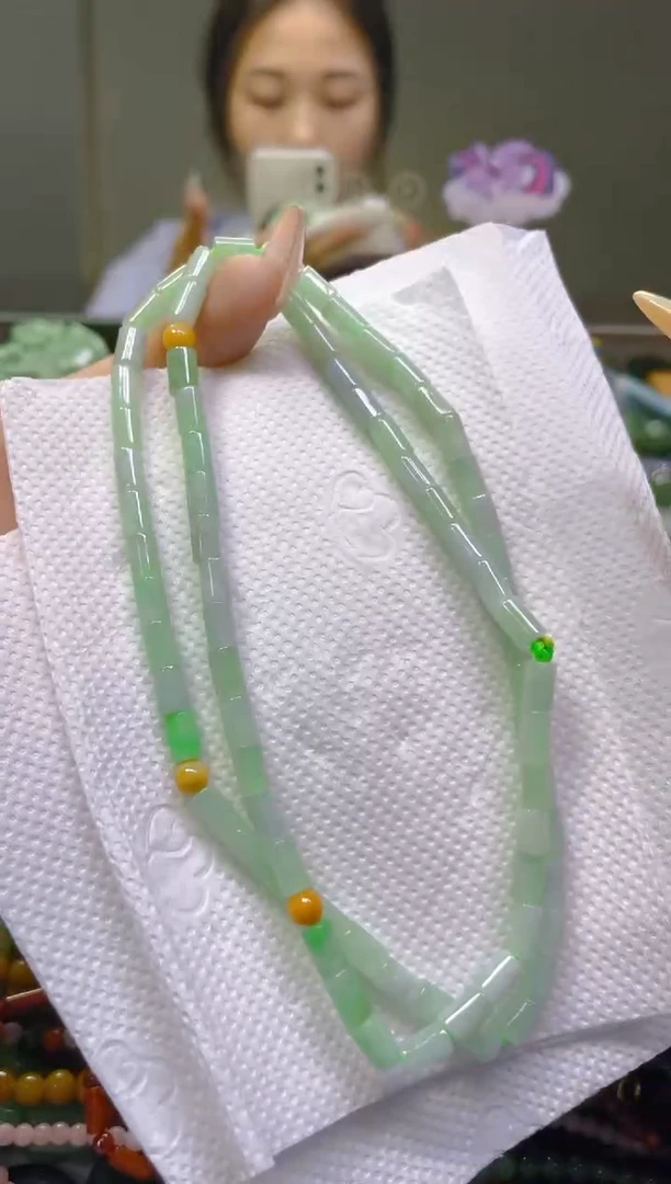 翡翠未镶嵌颈饰4MM/B/翡翠A货，一件也是批发价