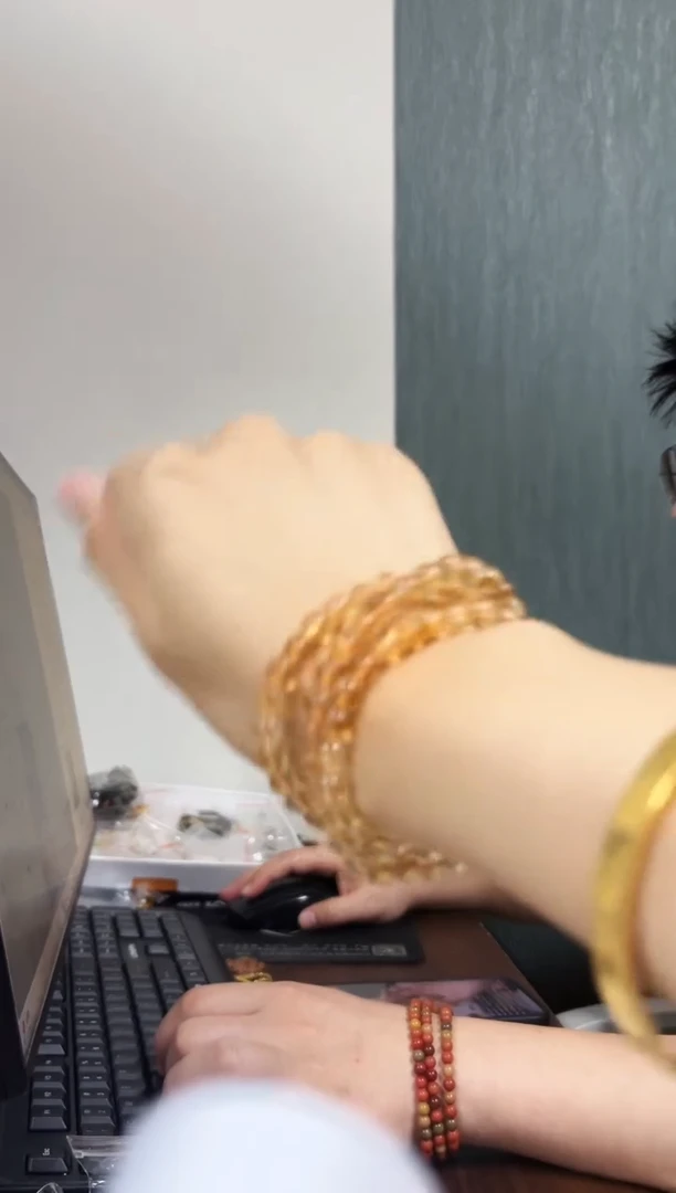 水晶手串未镶嵌黄水三圈