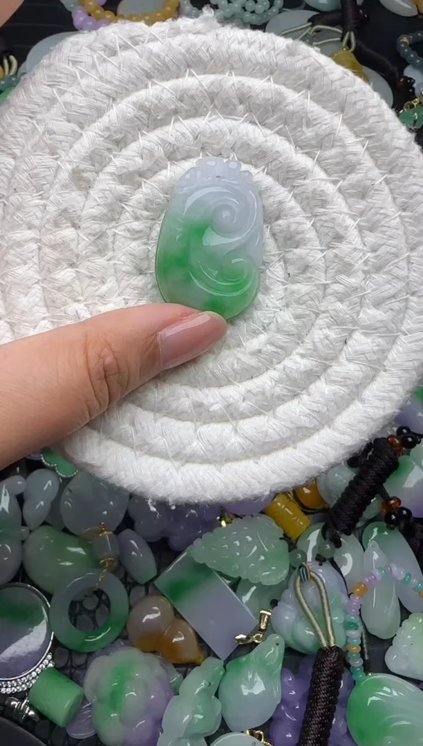 颈饰未镶嵌翡翠缅甸翡翠吊坠