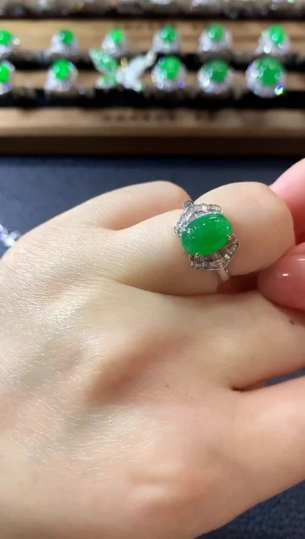 18K金镶嵌戒指翡翠A27