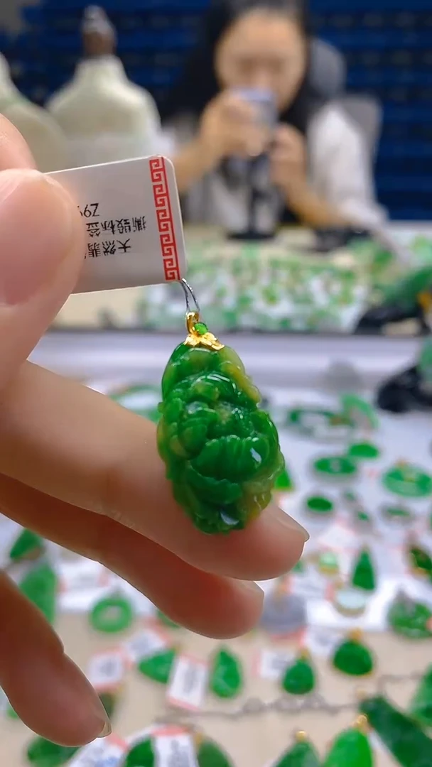 翡翠18K金镶嵌颈饰新号开播 全场乱卖