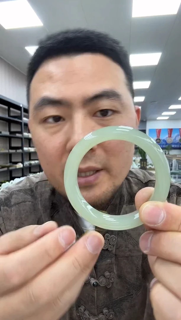 【闪购商品】和田玉手镯未镶嵌53.3  163