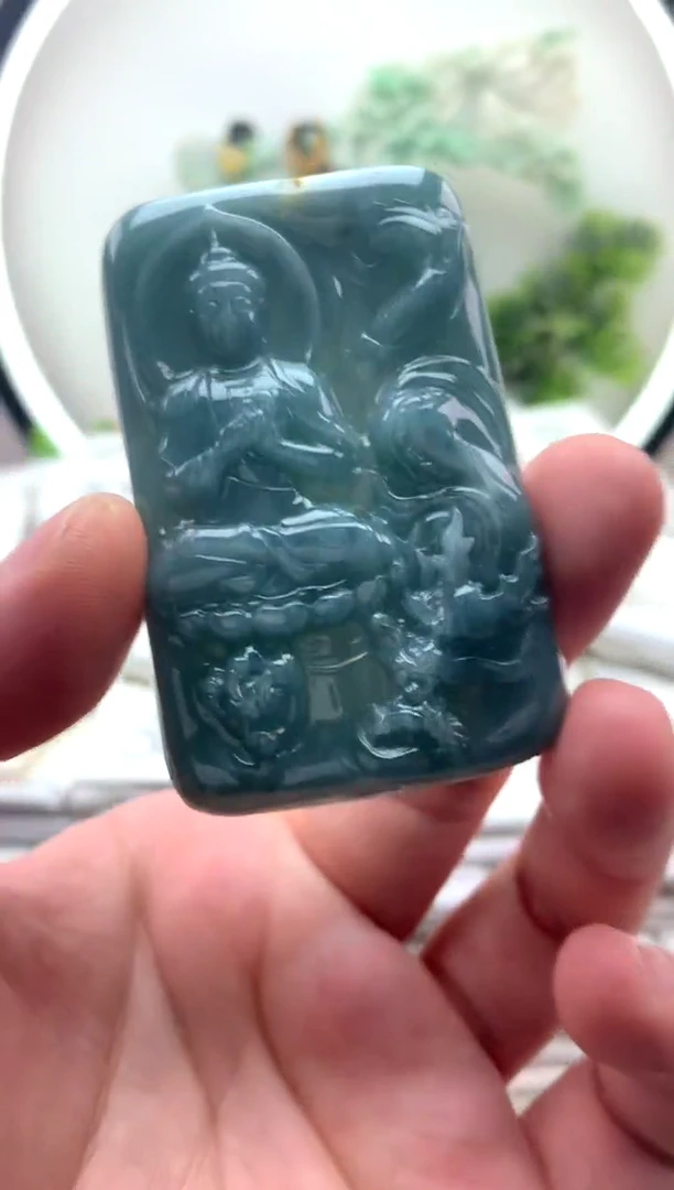 颈饰未镶嵌翡翠大日如来