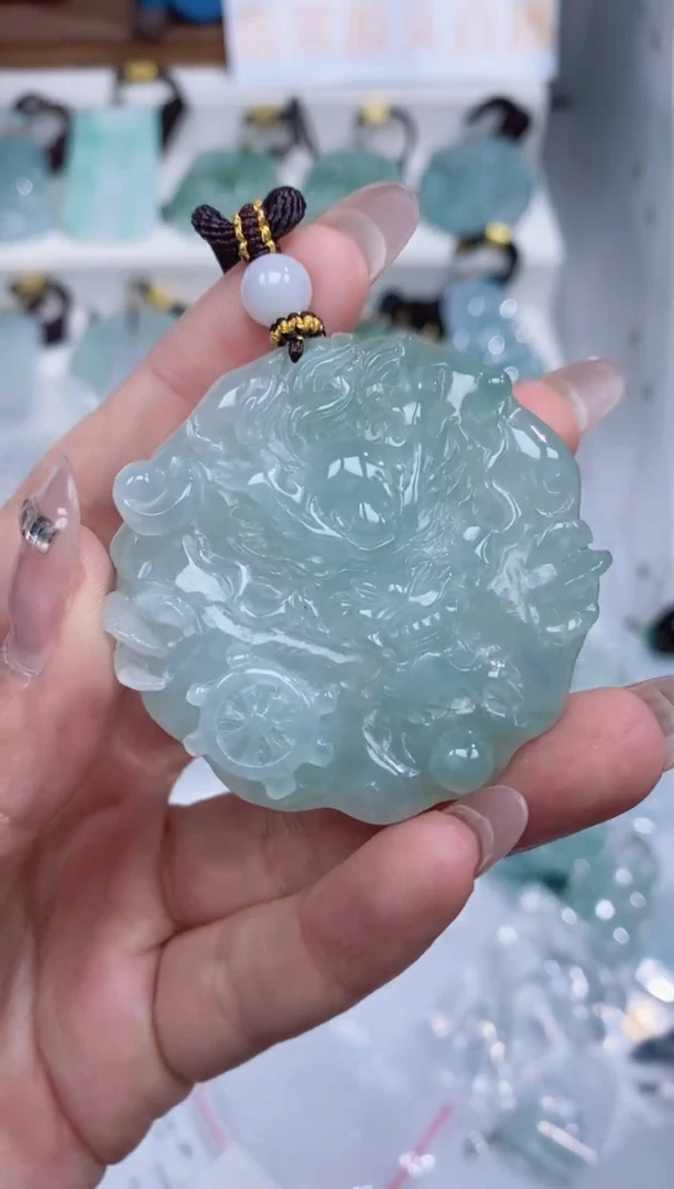 颈饰未镶嵌翡翠吊坠