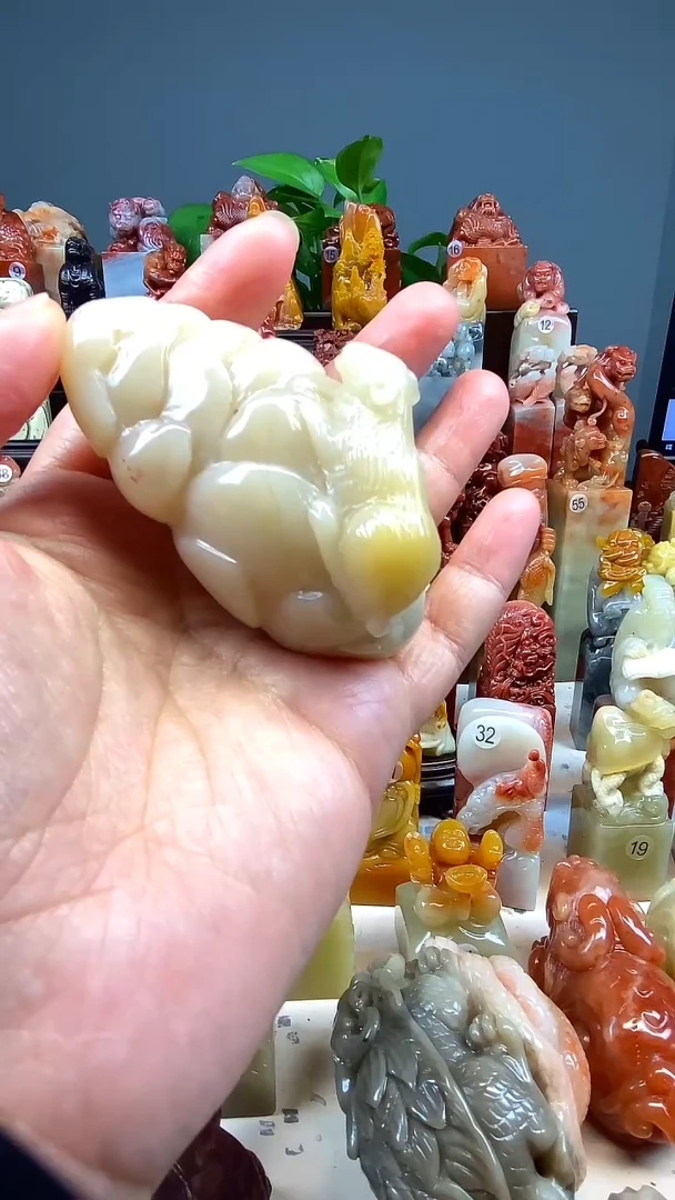 寿山石印石老鼠手把件