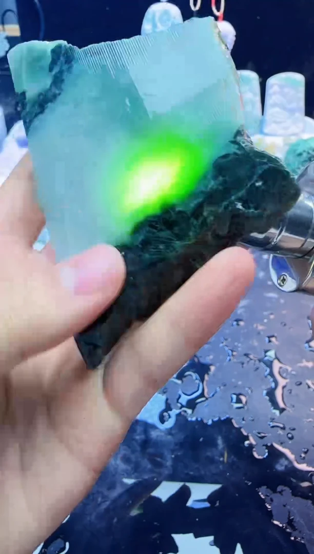 翡翠未镶嵌颈饰A**y天然A货翡翠130