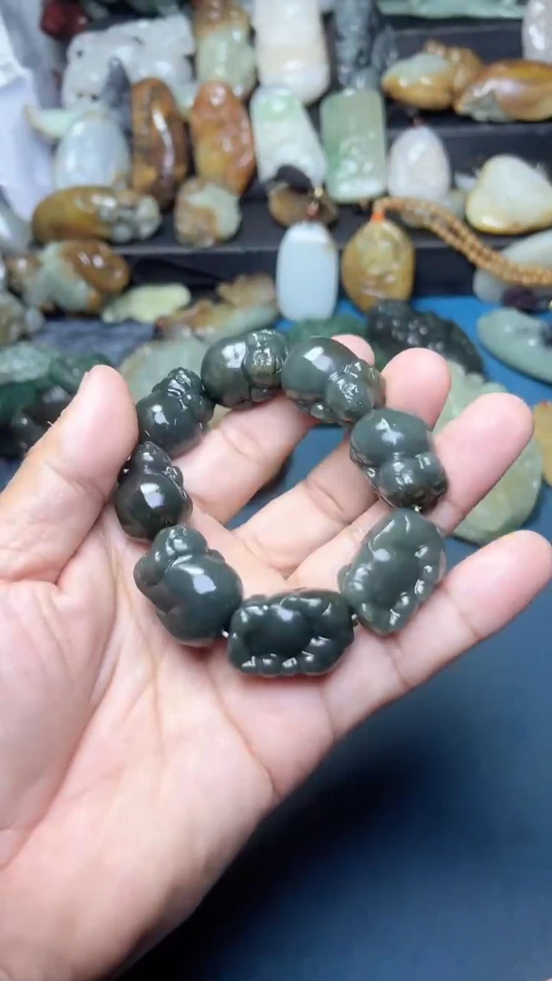 未镶嵌和田玉把件-