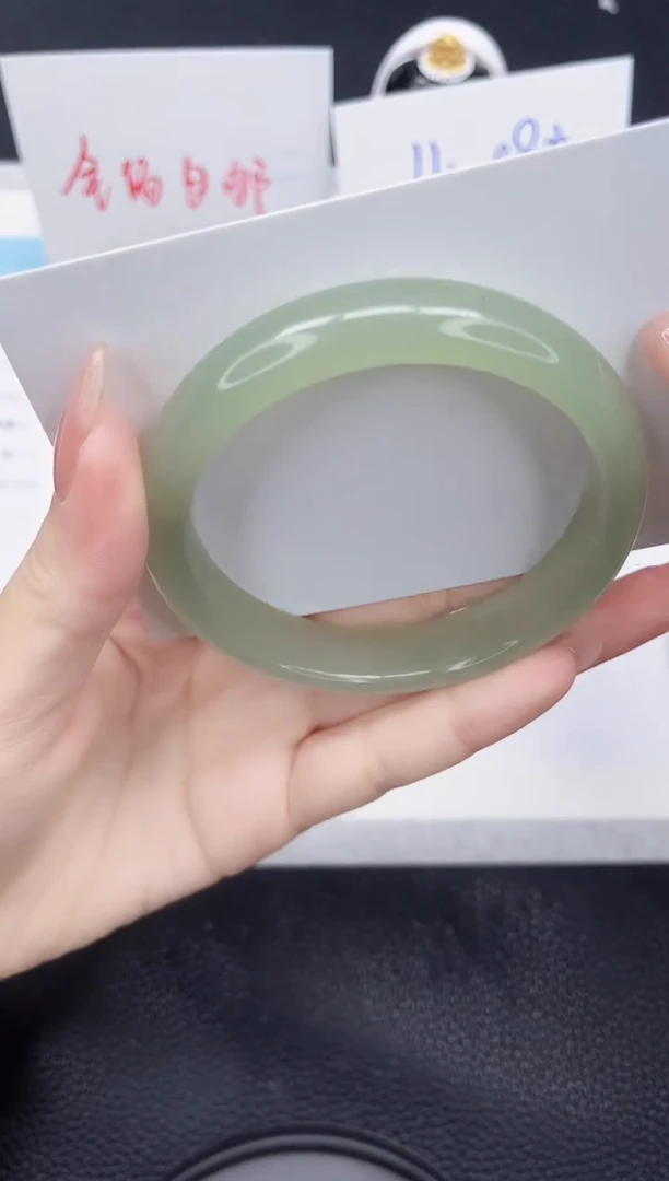 未镶嵌手镯石英质玉175-60.1