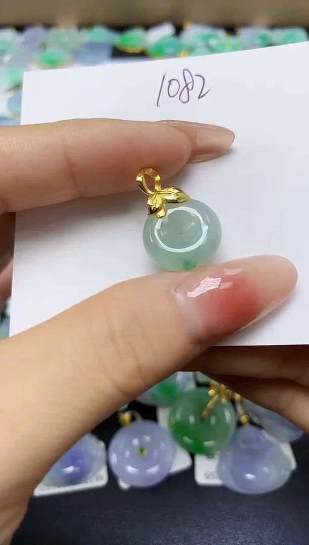 翡翠未镶嵌颈饰 天然缅甸翡翠A货