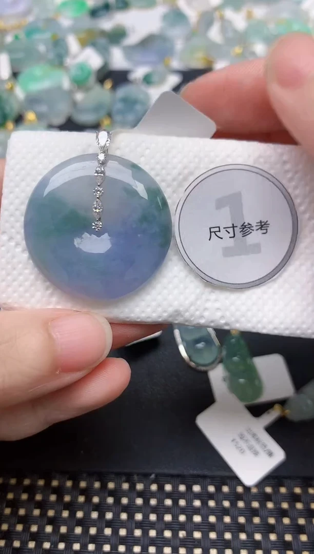 颈饰18K金镶嵌翡翠天然缅甸A货翡翠