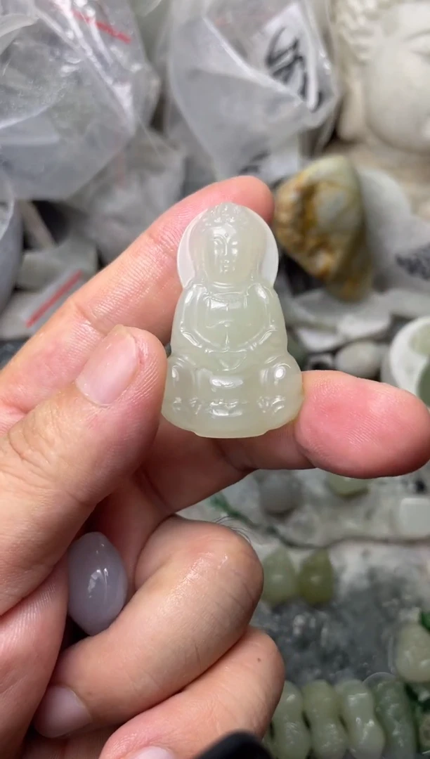 和田玉未镶嵌颈饰.