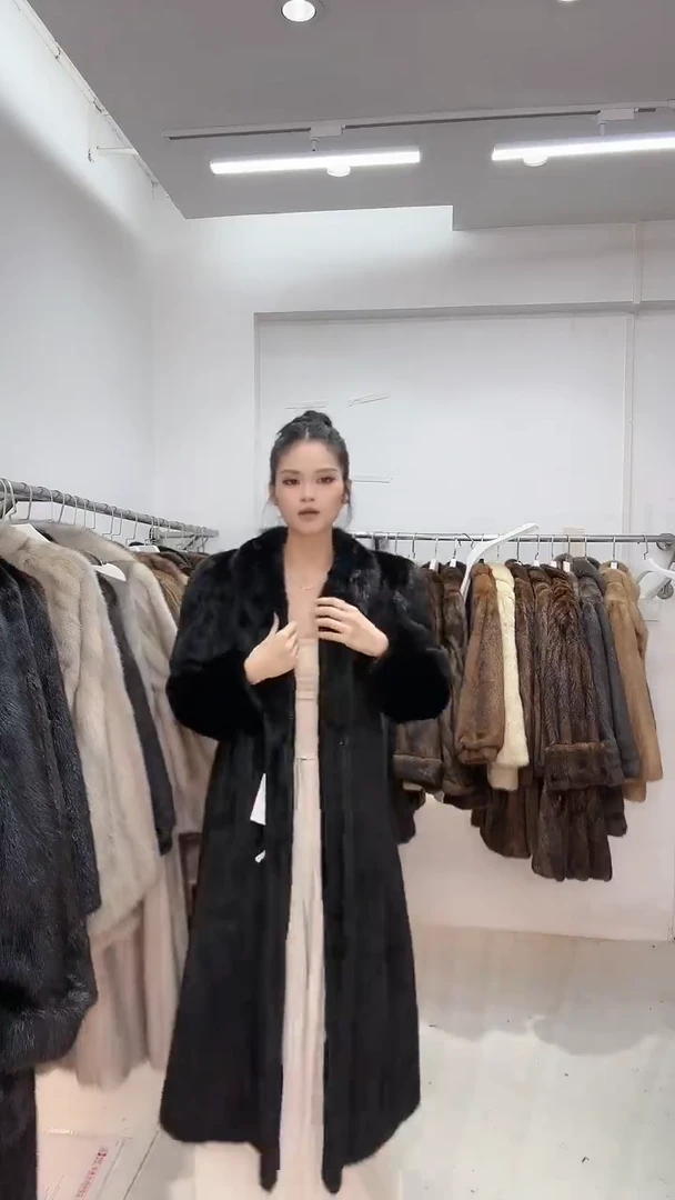 小橙子皮草直播间