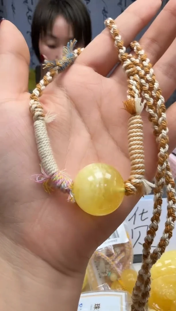 裸石琥珀未镶嵌如图