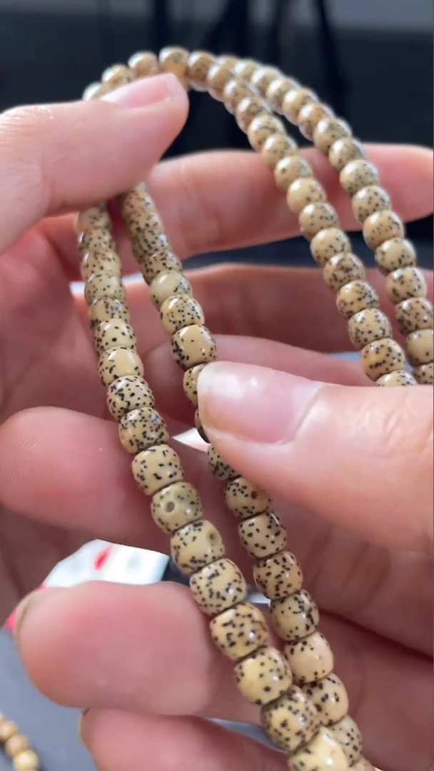 星月菩提吊坠精工级陈籽桶珠6*5长串（B）
