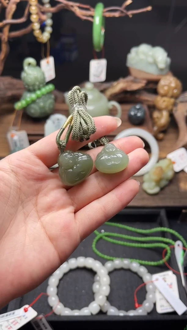 和田玉未镶嵌吊坠(不含链)青海湖水绿 宝宝佛 有瑕疵多样性发一