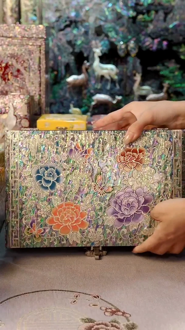 黑色紫底全满螺·弘贝雅螺钿漆器文化馆