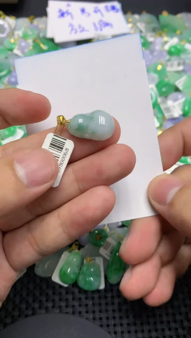 颈饰未镶嵌翡翠天然缅甸翡翠A货