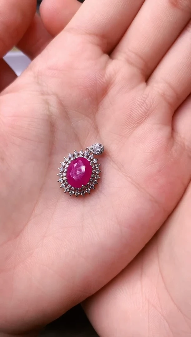 【闪购商品】红宝石颈饰银S925镶嵌........