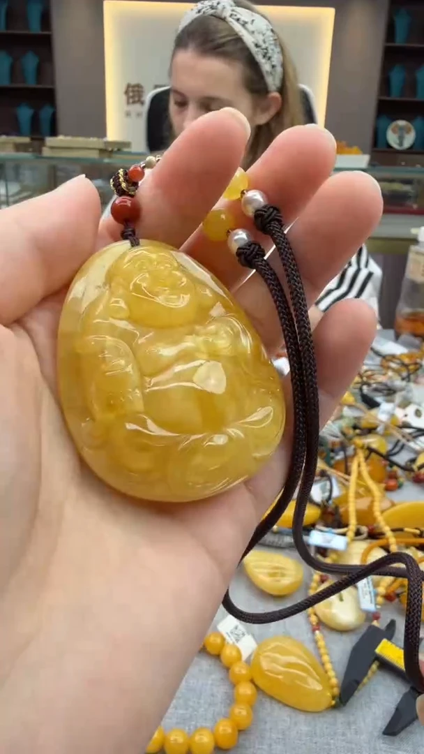 琥珀颈饰未镶嵌264秒拍号 假一罚三
