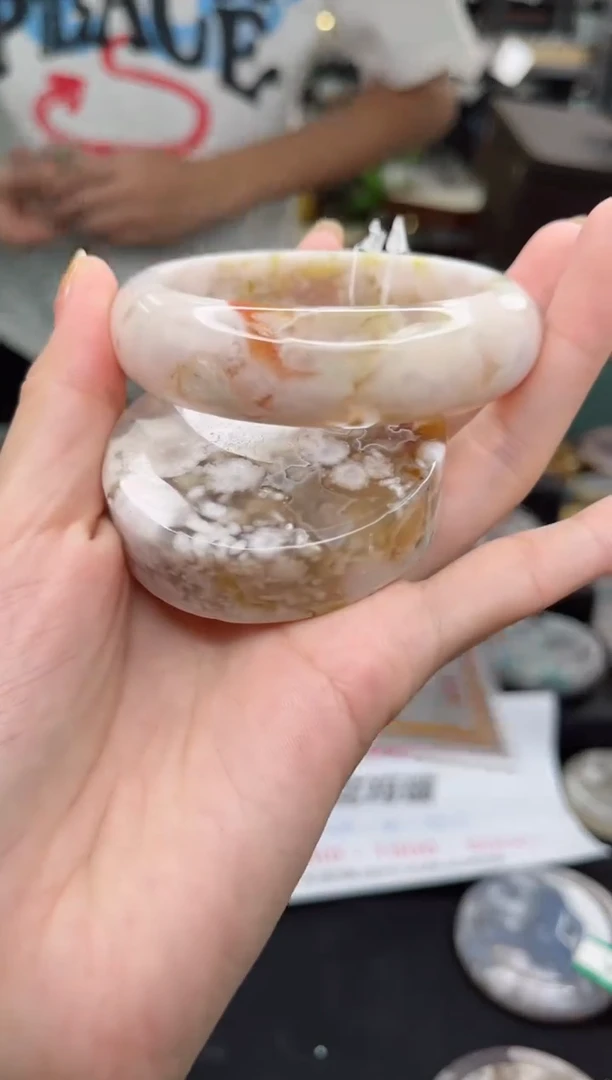 【闪购商品】石英质玉手镯未镶嵌57圈口（赠品镯心）1571132