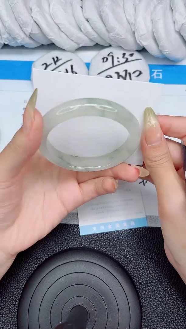 石英质玉手镯未镶嵌160-57.8