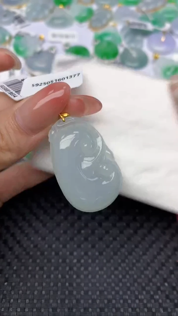 翡翠18K金镶嵌颈饰天然翡翠a货