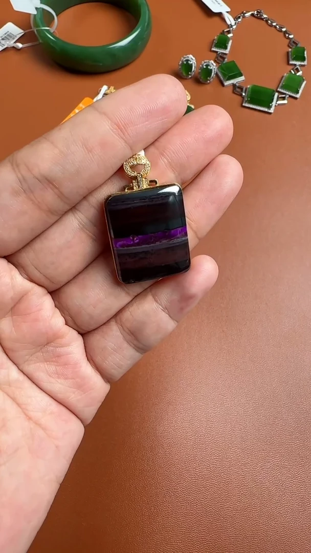 苏纪石（舒俱来）18K金镶嵌颈饰18K金镶嵌舒俱来无事牌吊坠 8g+