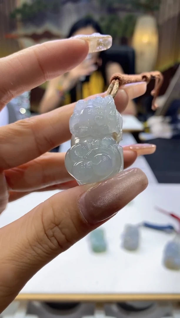 颈饰未镶嵌翡翠心****?00003947