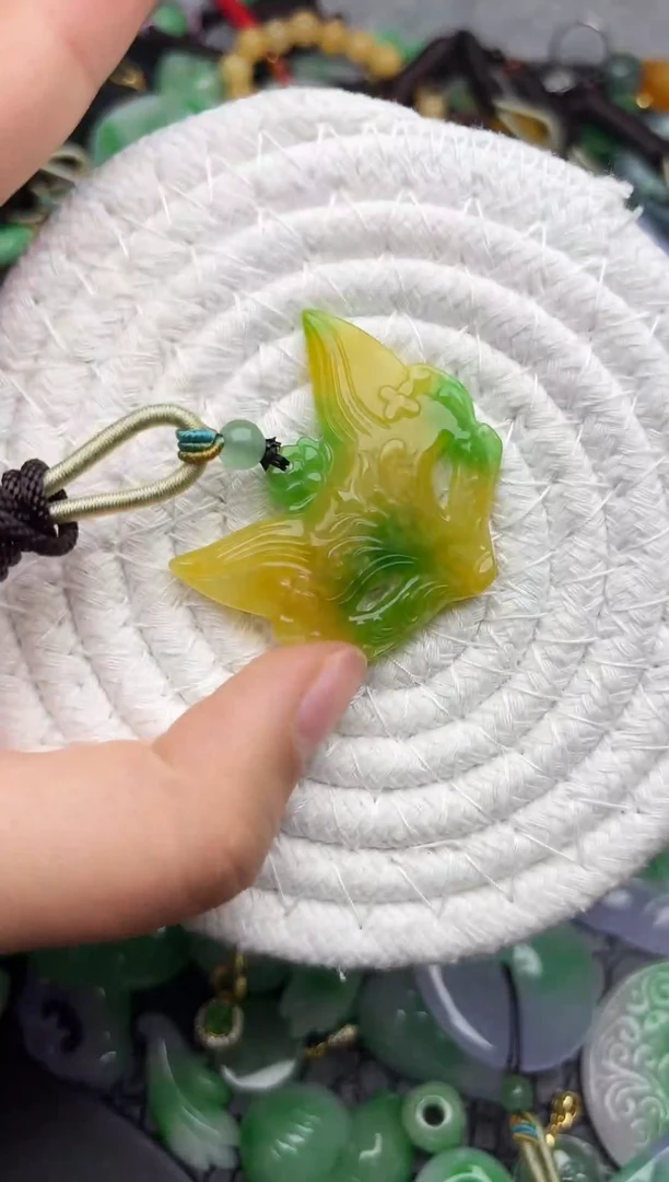 颈饰未镶嵌翡翠缅甸翡翠吊坠