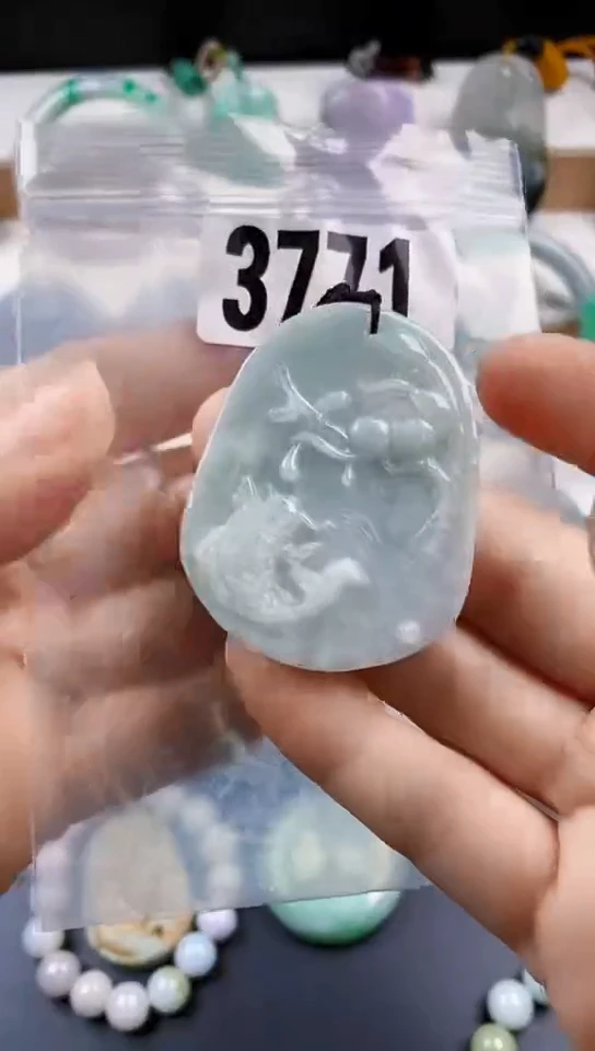 颈饰未镶嵌翡翠天然翡翠吊坠挂件