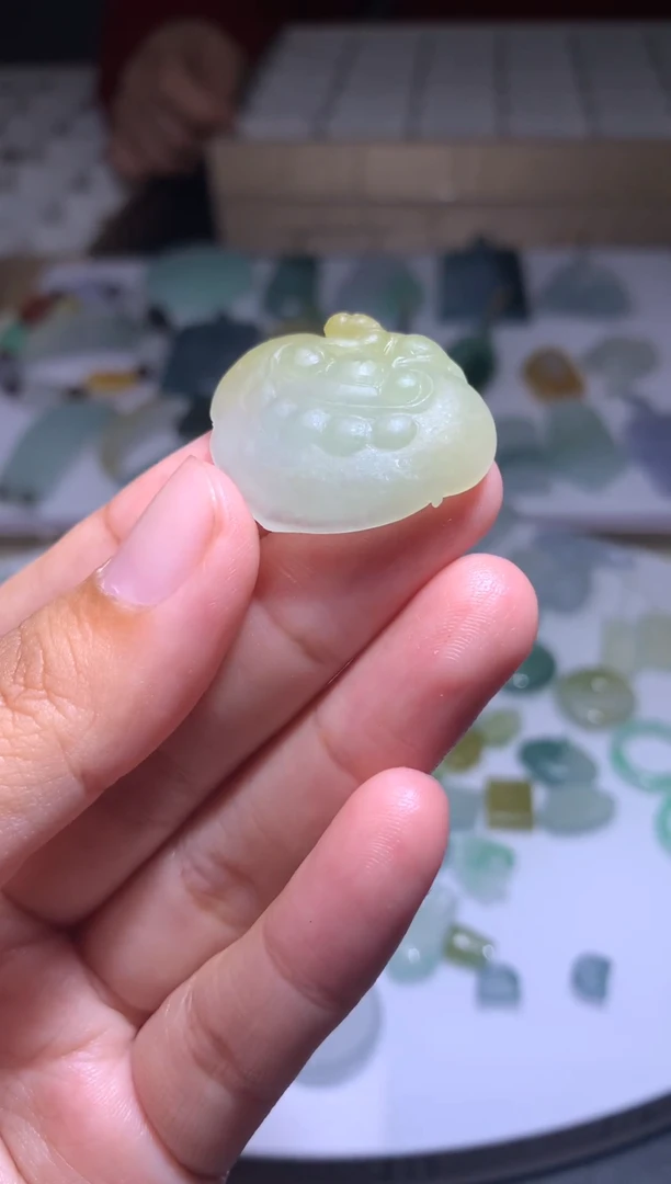 未镶嵌定制翡翠毛货