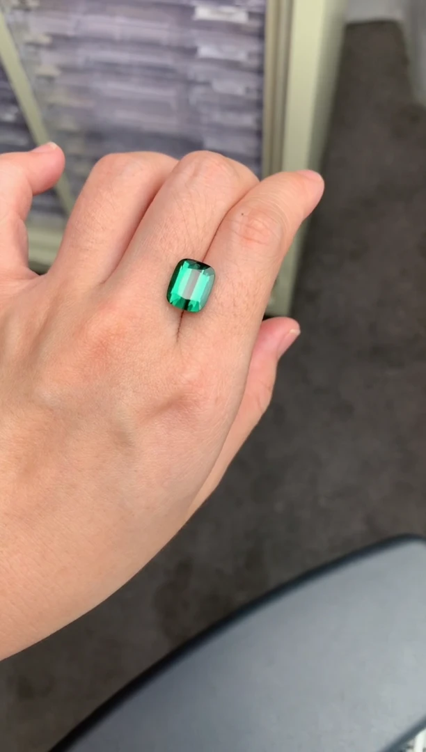 裸石未镶嵌碧玺5.7ct绿碧玺