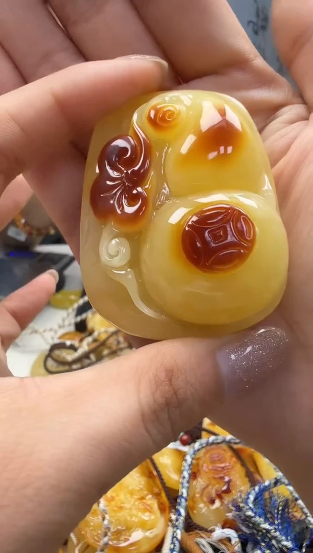 裸石琥珀未镶嵌如图