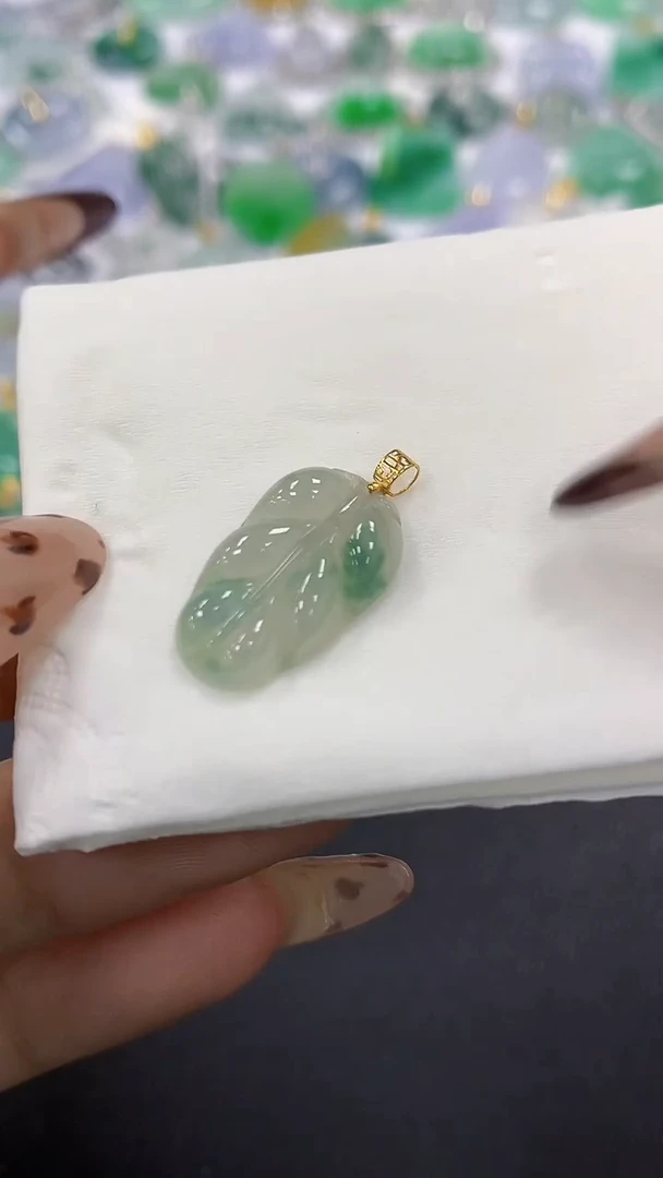 颈饰18K金镶嵌翡翠a货假一赔三支持复检百元上9元证书费自理