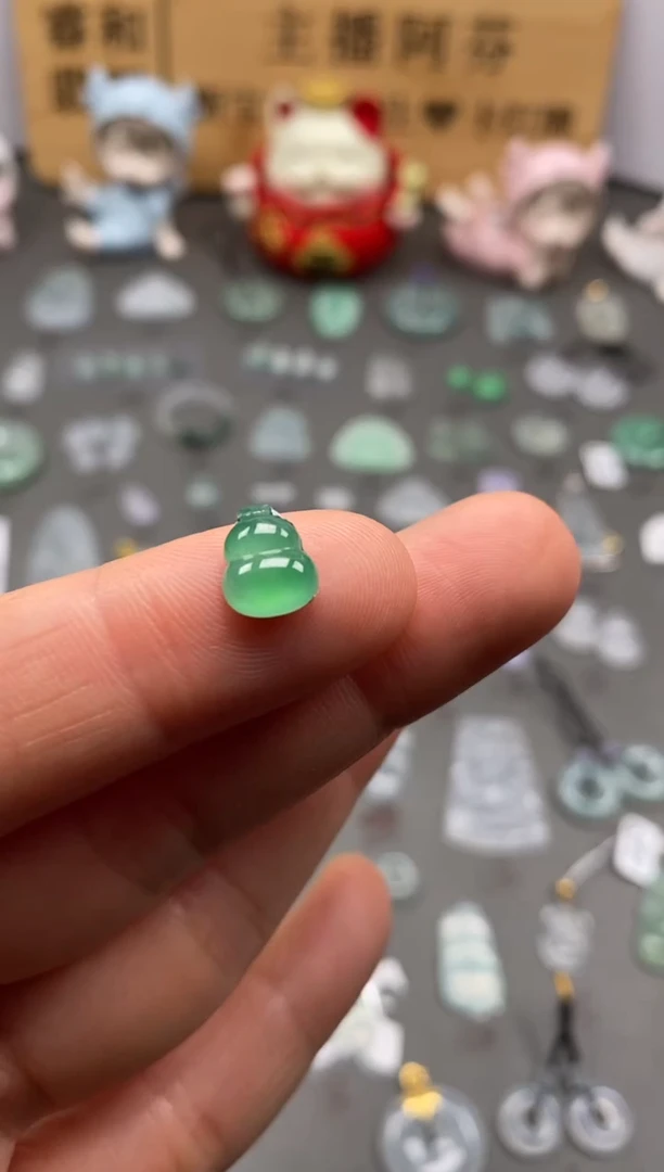 【闪购商品】翡翠颈饰未镶嵌冰果阳緑葫芦/芬