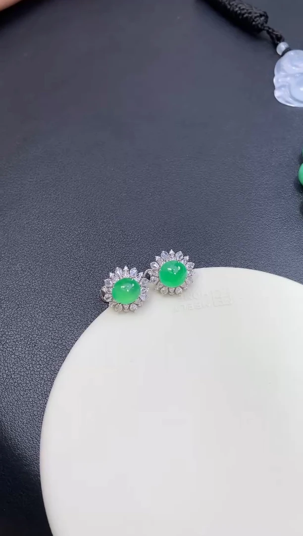 18K金镶嵌定制翡翠48小时鉴赏期 退货不扣服务费