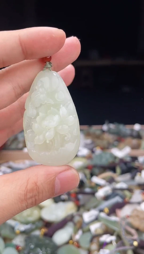 颈饰未镶嵌和田玉1