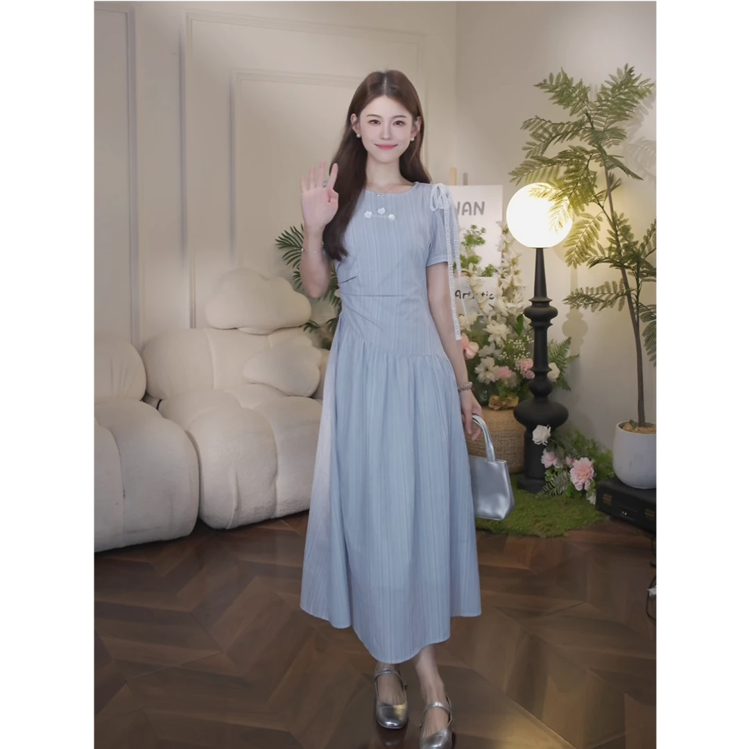 鹿向南【心动赴约】洋气衣服女通勤设计感长款连衣裙春游出行661785