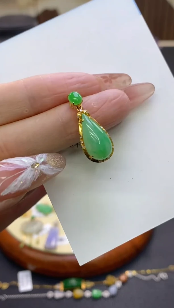 【闪购商品】翡翠颈饰18K金镶嵌净货12318