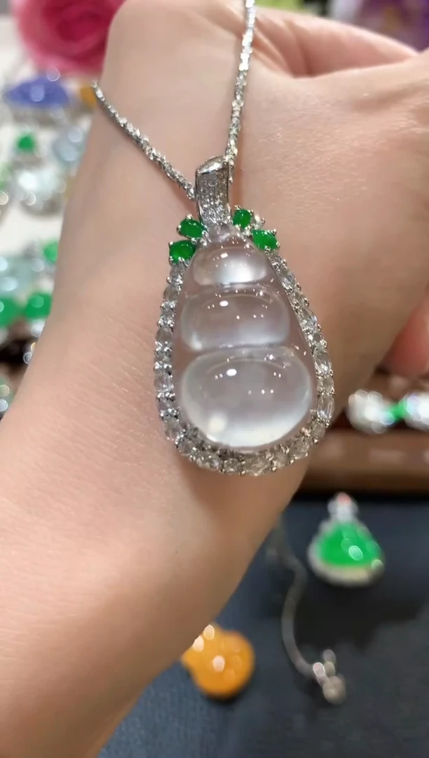 吊坠(不含链)18K金镶嵌翡翠m41