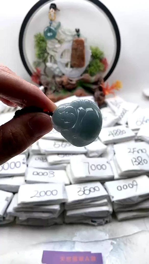 颈饰未镶嵌翡翠佛公